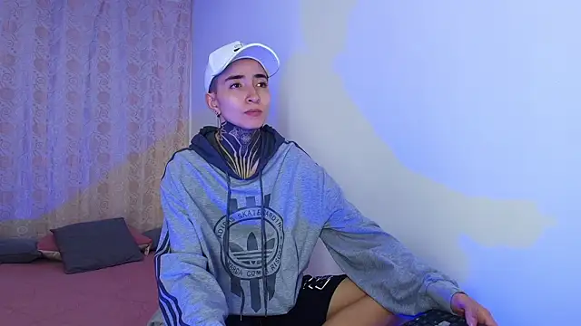 Tinny and Candy online show from February 6, 2026, 10:28 pm