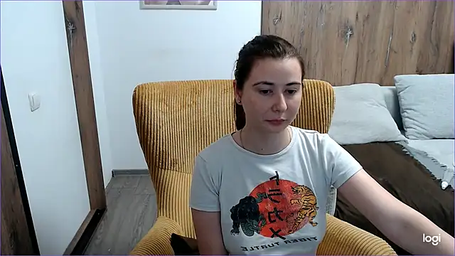 Snapshot of VioletaFlower7 chatting on June 27, 2026, 12:22 pm VioletaFlower7 online show from June 27, 2026, 12:22 pm