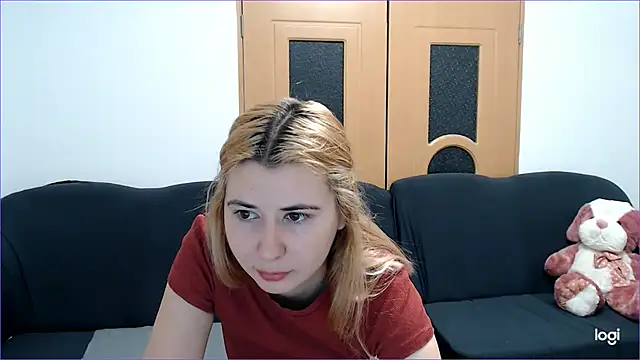 VioletaFlower7 online show from March 4, 2025, 8:46 am