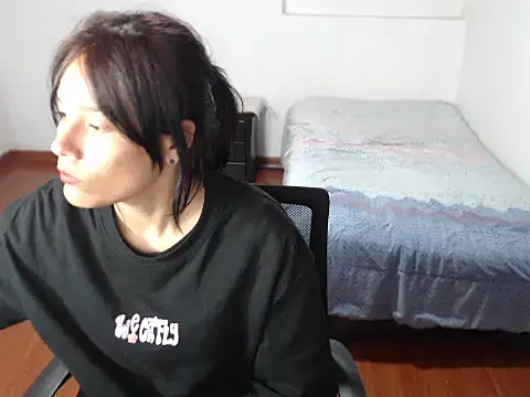 Snapshot of home_vlak chatting on November 10, 2025, 11:54 pm home vlak online show from November 10, 2025, 11:54 pm