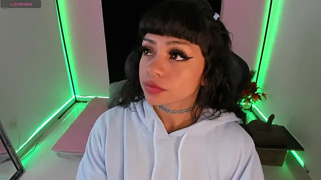 zoesullivan online show from December 27, 2024, 9:28 am