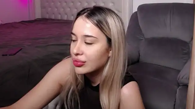 Snapshot of NaughtyAdda chatting on October 3, 2025, 10:55 pm NaughtyAdda online show from October 3, 2025, 10:55 pm