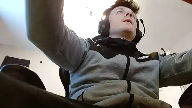 Snapshot of Irishbubblebutt69 chatting on February 21, 2025, 4:37 pm Irishbubblebutt69 online show from February 21, 2025, 4:37 pm