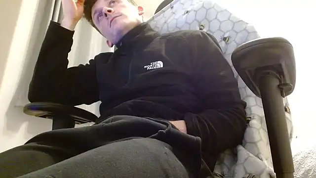 Snapshot of Irishbubblebutt69 chatting on February 16, 2025, 8:55 pm Irishbubblebutt69 online show from February 16, 2025, 8:55 pm