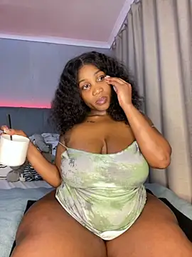 HugeMassiveBooty online show from September 30, 2025, 11:00 pm