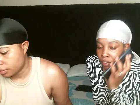 Snapshot of R-thequeen chatting on September 24, 2025, 11:17 am R-thequeen online show from September 24, 2025, 11:17 am