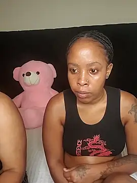 R-thequeen online show from March 6, 2026, 10:32 am