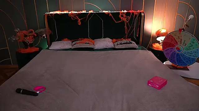 MonAmourrrR online show from October 20, 2025, 5:42 am