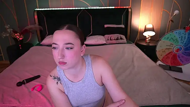 MonAmourrrR online show from October 16, 2025, 5:38 am