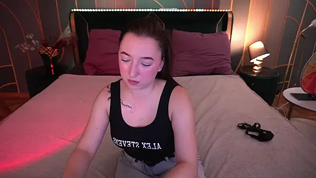 MonAmourrrR online show from September 20, 2025, 6:18 am