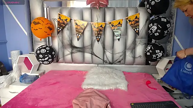 Snapshot of sophia_ny chatting on October 23, 2025, 1:43 pm sophia ny online show from October 23, 2025, 1:43 pm