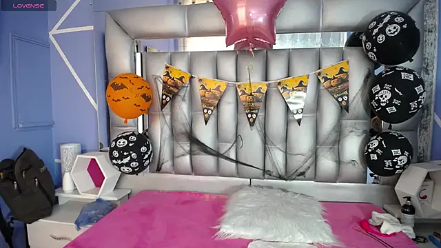 Snapshot of sophia_ny chatting on October 25, 2025, 1:45 pm sophia ny online show from October 25, 2025, 1:45 pm