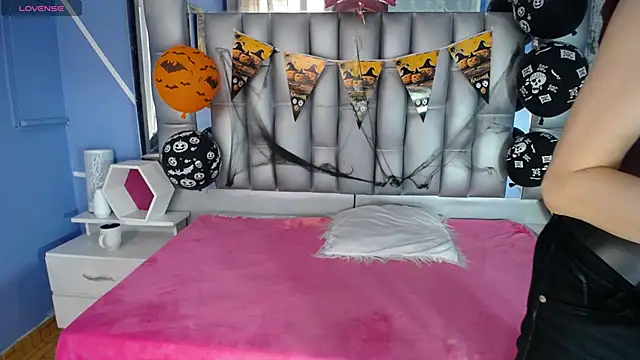 Snapshot of sophia_ny chatting on October 30, 2025, 1:42 pm sophia ny online show from October 30, 2025, 1:42 pm