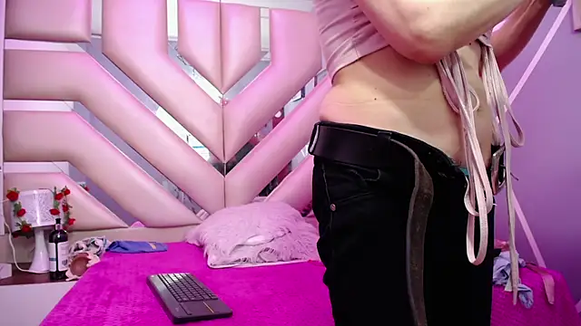 sophia ny online show from February 26, 2025, 7:32 pm