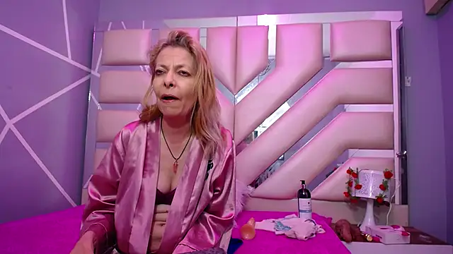 sophia ny online show from February 26, 2025, 2:41 am
