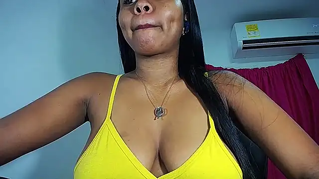 Snapshot of Sashabreck chatting on September 23, 2025, 3:35 am Sashabreck online show from September 23, 2025, 3:35 am