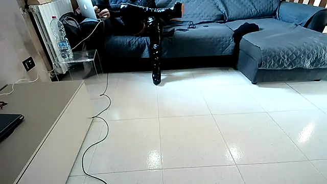 M87HOT online show from April 9, 2026, 3:51 pm