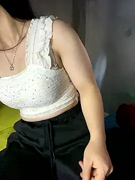 Snapshot of T_tina92 chatting on January 11, 2026, 1:12 am T tina92 online show from January 11, 2026, 1:12 am