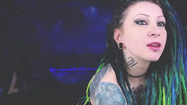 MartthaKatze online show from December 1, 2024, 10:48 pm