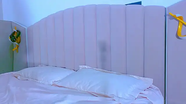 Snapshot of Aashika-Kaur chatting on January 14, 2026, 4:27 am Aashika-Kaur online show from January 14, 2026, 4:27 am