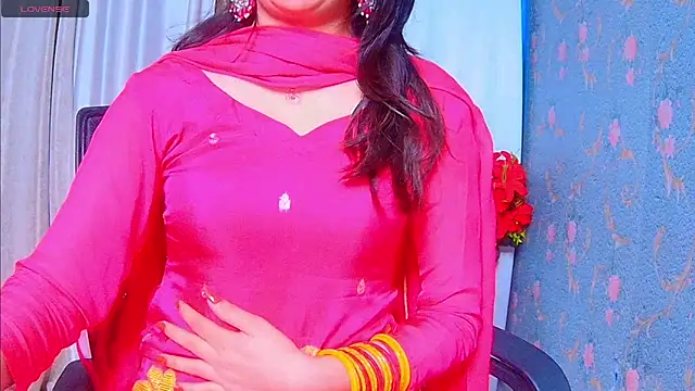 Snapshot of Aashika-Kaur chatting on January 13, 2025, 3:45 am Aashika-Kaur online show from January 13, 2025, 3:45 am