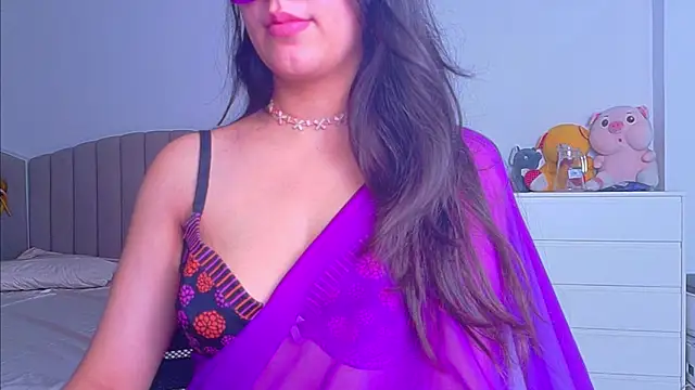 Snapshot of Aashika-Kaur chatting on September 9, 2025, 4:44 am Aashika-Kaur online show from September 9, 2025, 4:44 am