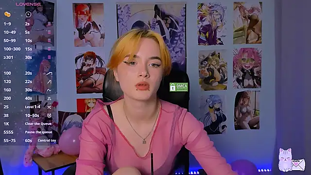 liana kisses online show from February 5, 2025, 2:26 pm