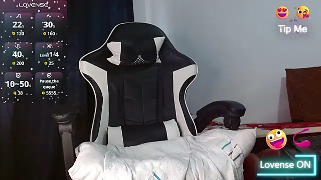 Snapshot of Jhonny_hot_s chatting on November 2, 2025, 5:29 pm Jhonny hot s online show from November 2, 2025, 5:29 pm