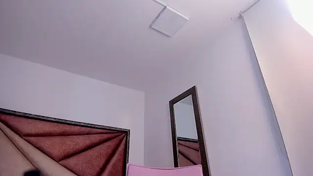 Snapshot of BarbaraKnox_ chatting on October 29, 2025, 12:09 am BarbaraKnox  online show from October 29, 2025, 12:09 am