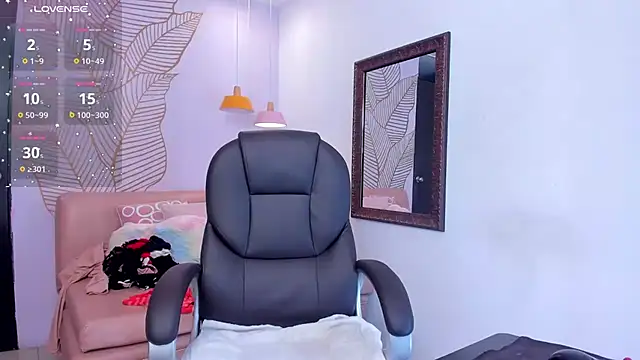 Snapshot of BarbaraKnox_ chatting on March 12, 2025, 12:20 am BarbaraKnox  online show from March 12, 2025, 12:20 am