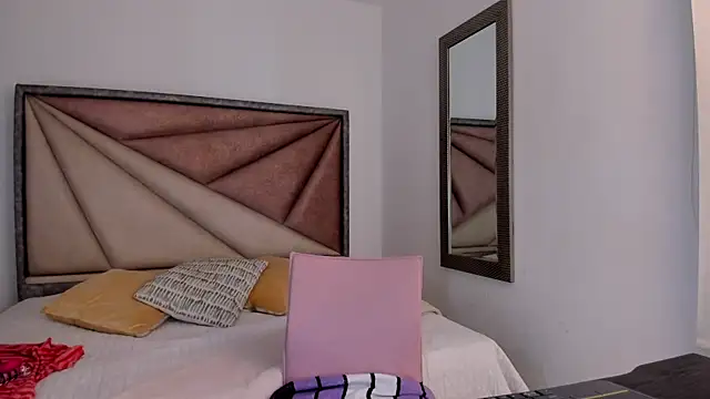 Snapshot of BarbaraKnox_ chatting on October 25, 2025, 9:48 pm BarbaraKnox  online show from October 25, 2025, 9:48 pm