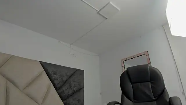 BarbaraKnox  online show from April 8, 2026, 11:55 am