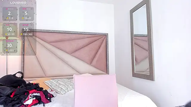 Snapshot of BarbaraKnox_ chatting on September 13, 2025, 12:10 am BarbaraKnox  online show from September 13, 2025, 12:10 am