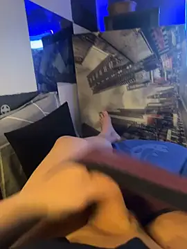 Snapshot of MatthewEmme chatting on February 12, 2026, 11:26 pm MatthewEmme online show from February 12, 2026, 11:26 pm