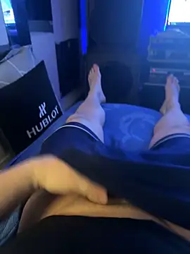 Snapshot of MatthewEmme chatting on February 2, 2026, 11:26 pm MatthewEmme online show from February 2, 2026, 11:26 pm