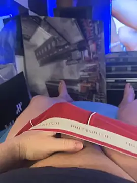 Snapshot of MatthewEmme chatting on February 13, 2026, 1:44 pm MatthewEmme online show from February 13, 2026, 1:44 pm