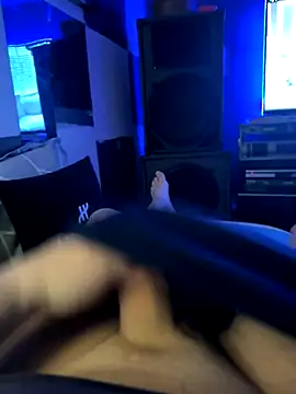 MatthewEmme online show from December 17, 2025, 11:10 pm