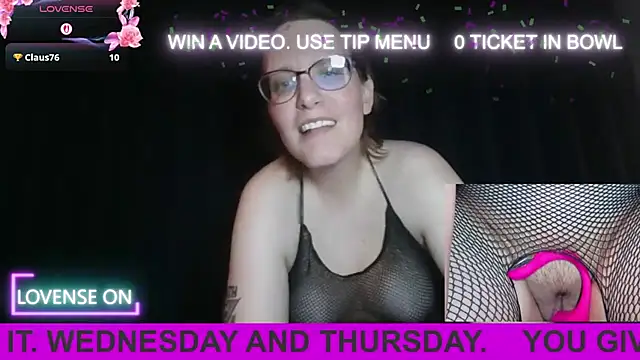 Snapshot of PernillaGirl chatting on September 17, 2025, 6:21 pm PernillaGirl online show from September 17, 2025, 6:21 pm