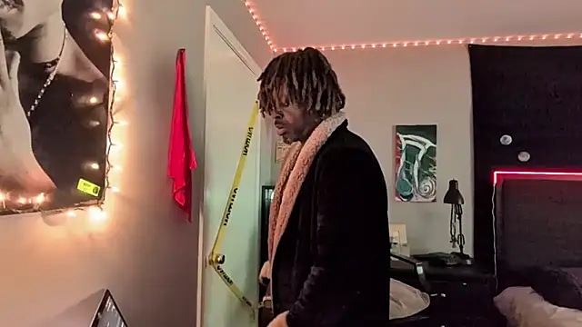 Snapshot of therealsuave chatting on September 16, 2025, 9:49 pm therealsuave online show from September 16, 2025, 9:49 pm