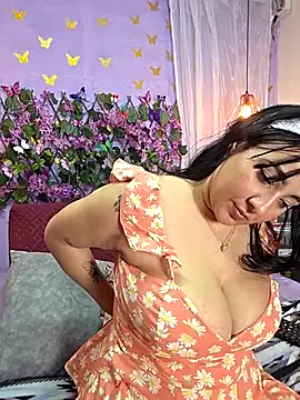 Snapshot of bigboobsrose1 chatting on September 25, 2025, 11:11 pm bigboobsrose1 online show from September 25, 2025, 11:11 pm