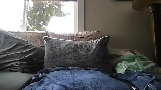 cliveokanagan24 online show from December 2, 2025, 7:59 pm