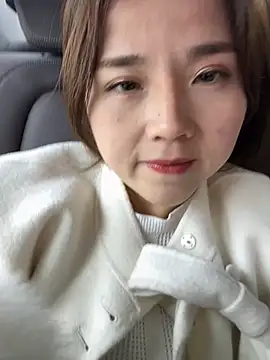 Efangfang online show from February 3, 2025, 4:46 am