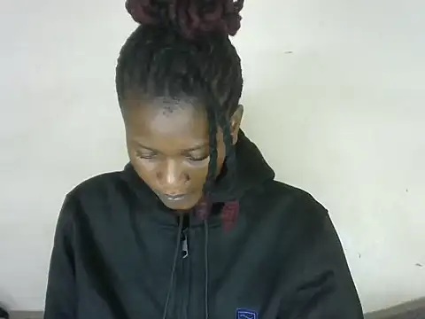 Pretty-emmie online show from February 16, 2025, 4:32 pm