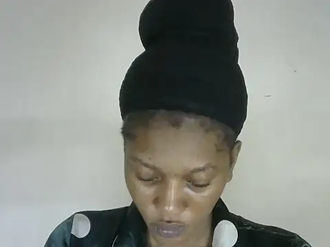 Pretty-emmie online show from October 4, 2025, 11:50 pm