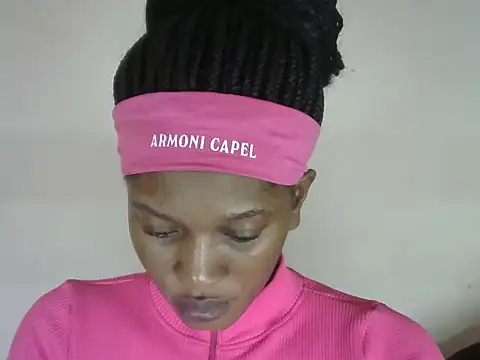 Pretty-emmie online show from September 25, 2025, 9:59 am