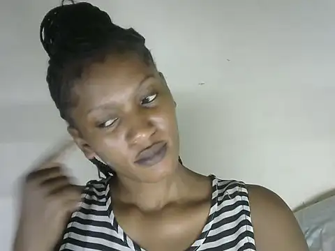 Pretty-emmie online show from October 28, 2025, 5:50 am