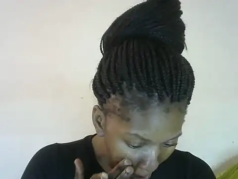 Pretty-emmie online show from September 22, 2025, 1:17 pm