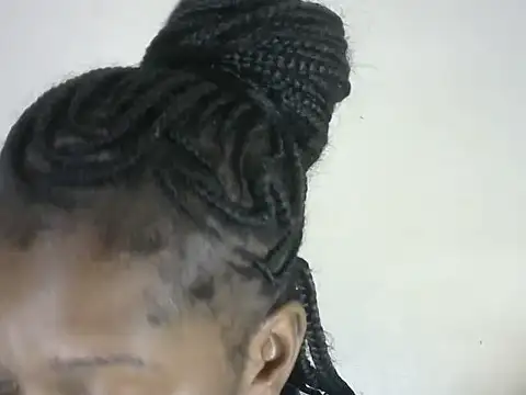 Pretty-emmie online show from October 27, 2025, 5:25 pm