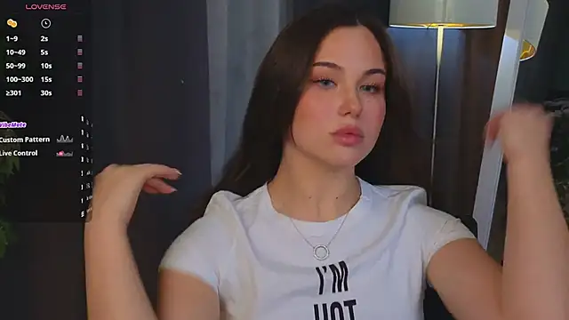 EmiliaDreams online show from December 9, 2024, 2:49 pm