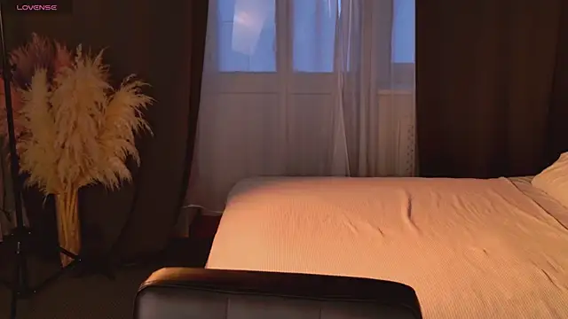 Snapshot of EmiliaDreams chatting on September 24, 2025, 3:18 pm EmiliaDreams online show from September 24, 2025, 3:18 pm